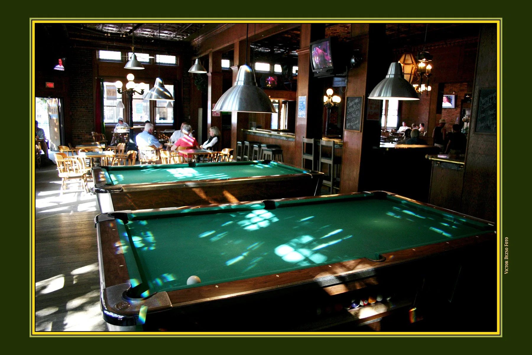 Lamplighter Pub_Jul 20_2005_4584_4x6s.jpg