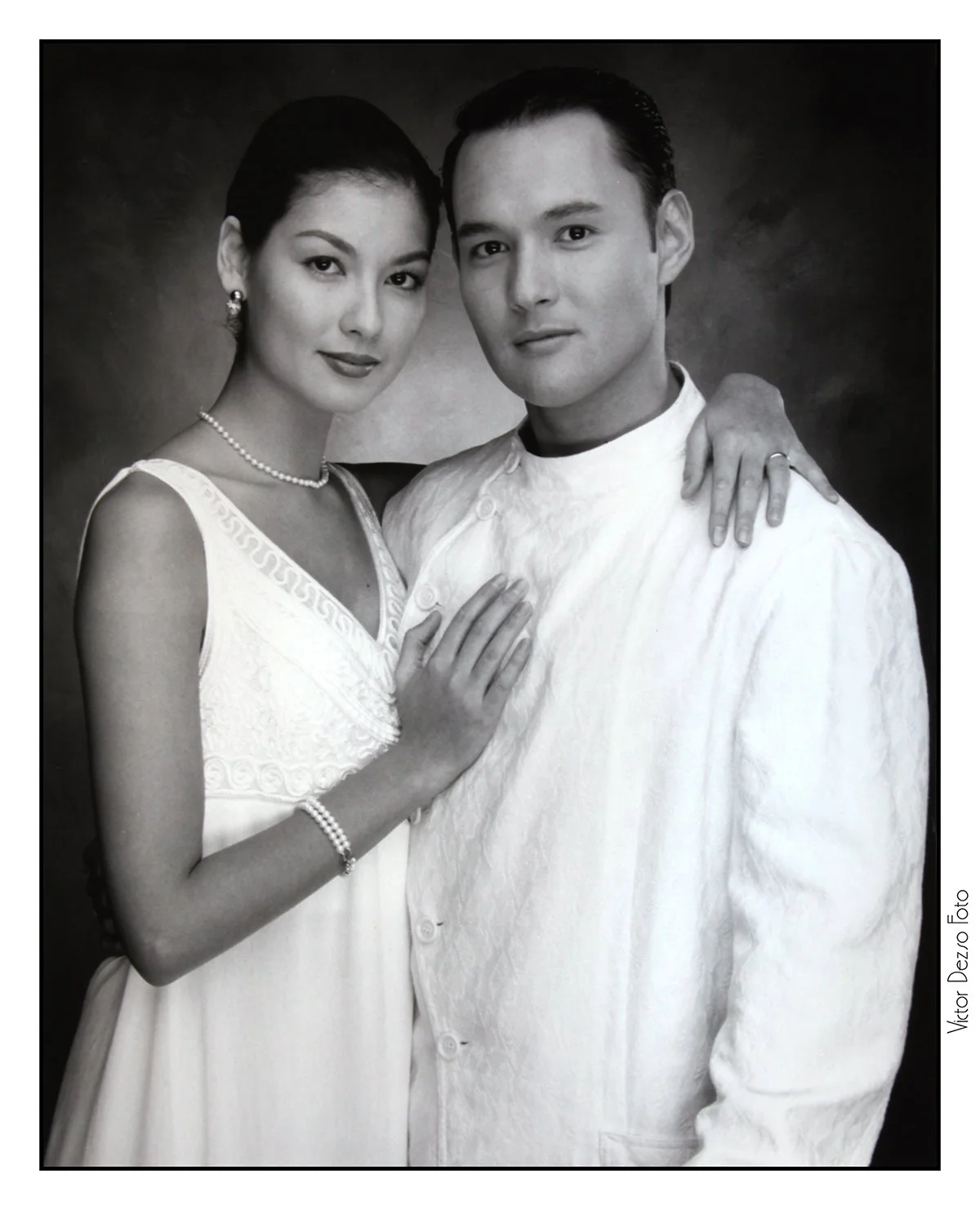 Anna-Marie & Oliver Tan_5899_4x5.jpg