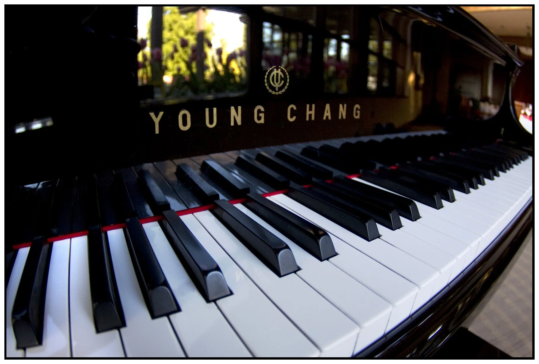 Young Chang Piano_3012_4x6s.jpg
