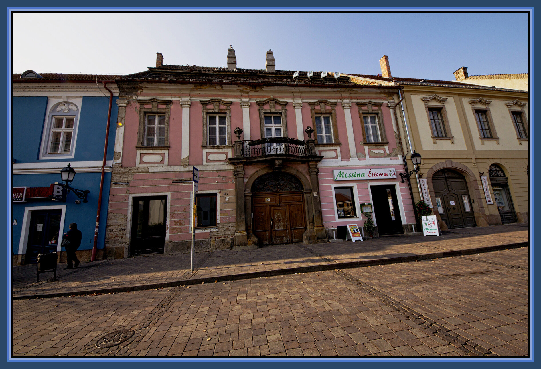 Vác_Nov 5_2011_0778_peCntrstDrkn_NatB_4x6s.jpg