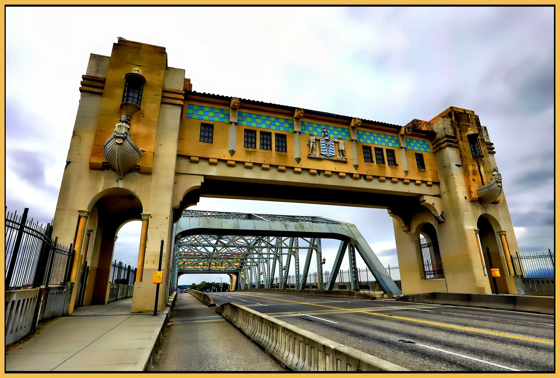 Burrard Bridge_Jun 19_2022_HDR_5B7587_peWowEffct_Hdr2013_1_4x6s.jpg
