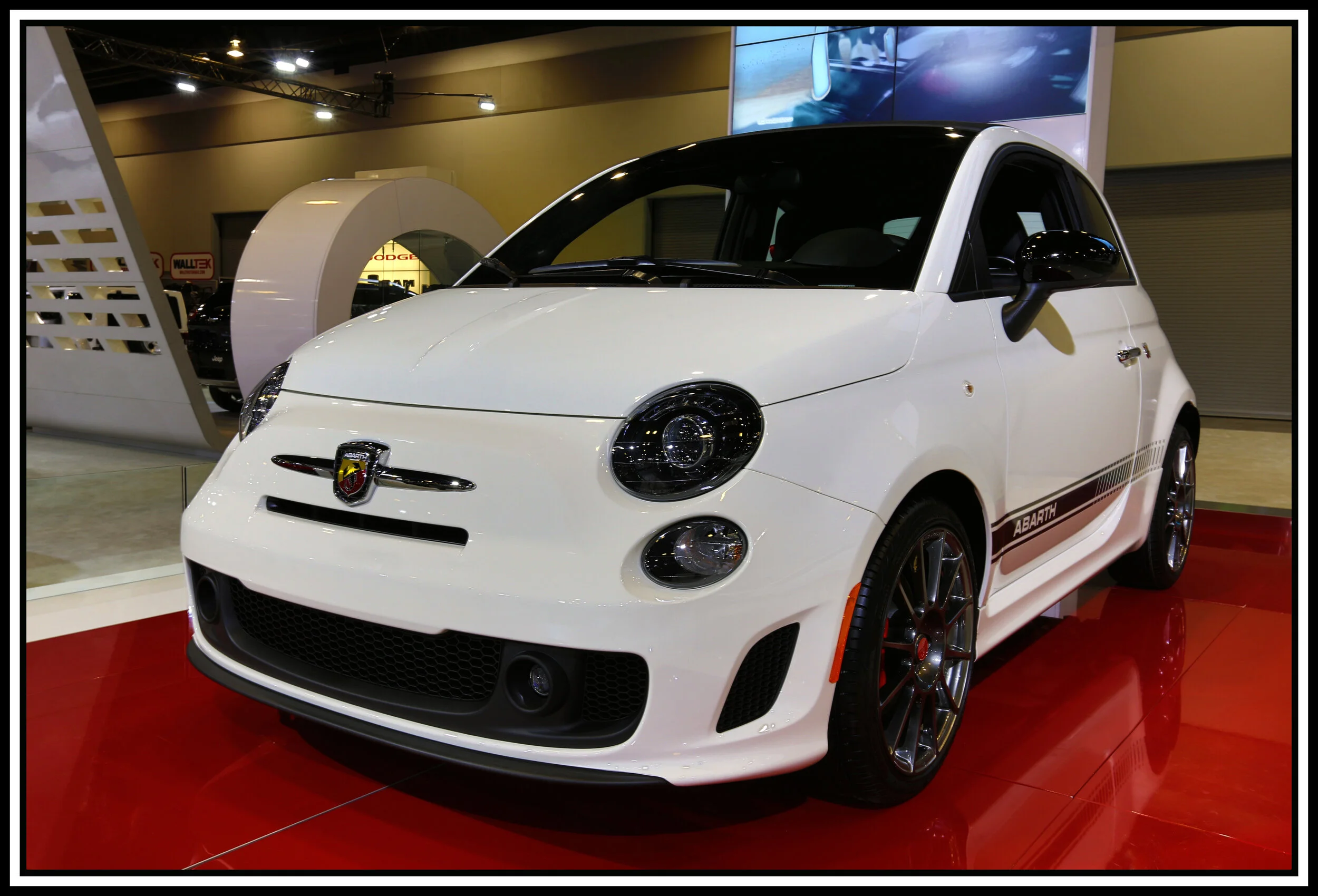 Fiat Abarth 2015_Mar 29_2014_HDR_E7492s.jpg
