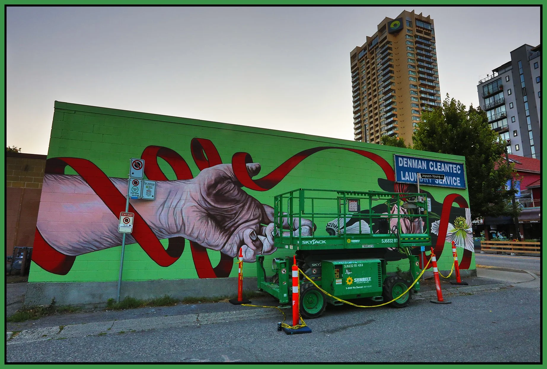 Denman Alley Mural_Jul 28_2022_HDR_5B3738_4x6s.jpg