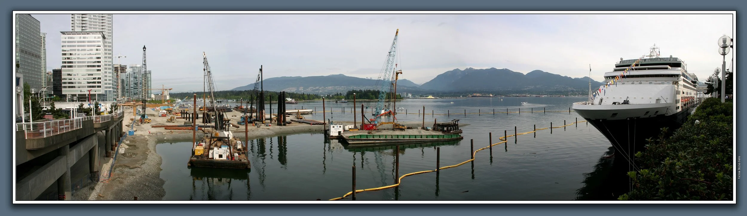 Coal Harbour Const_May 9_2005_9443_2_4x13s.jpg