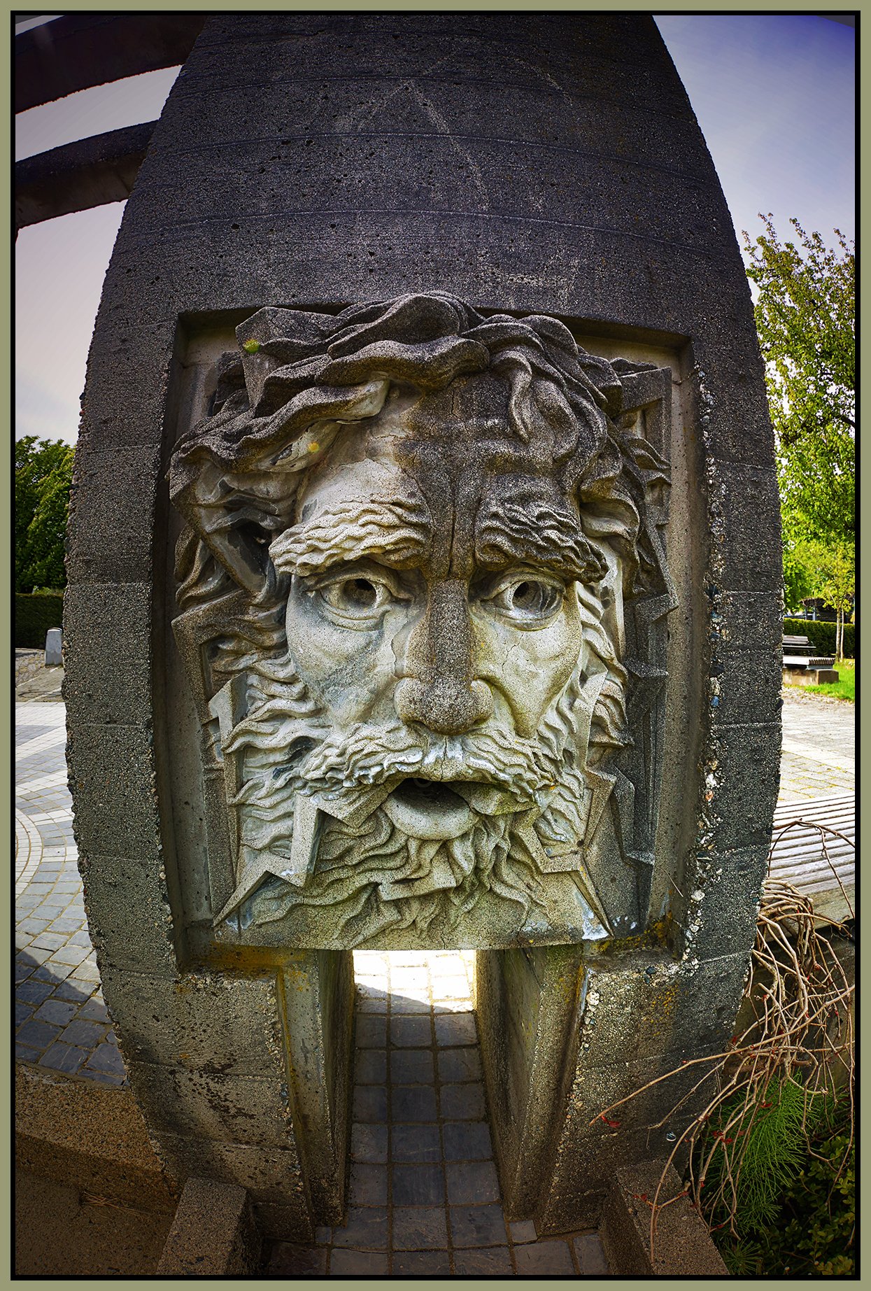 Italian Gardens Faces_May 11_2022_HDR_4G9349_peIntnSunst_4x6s.jpg