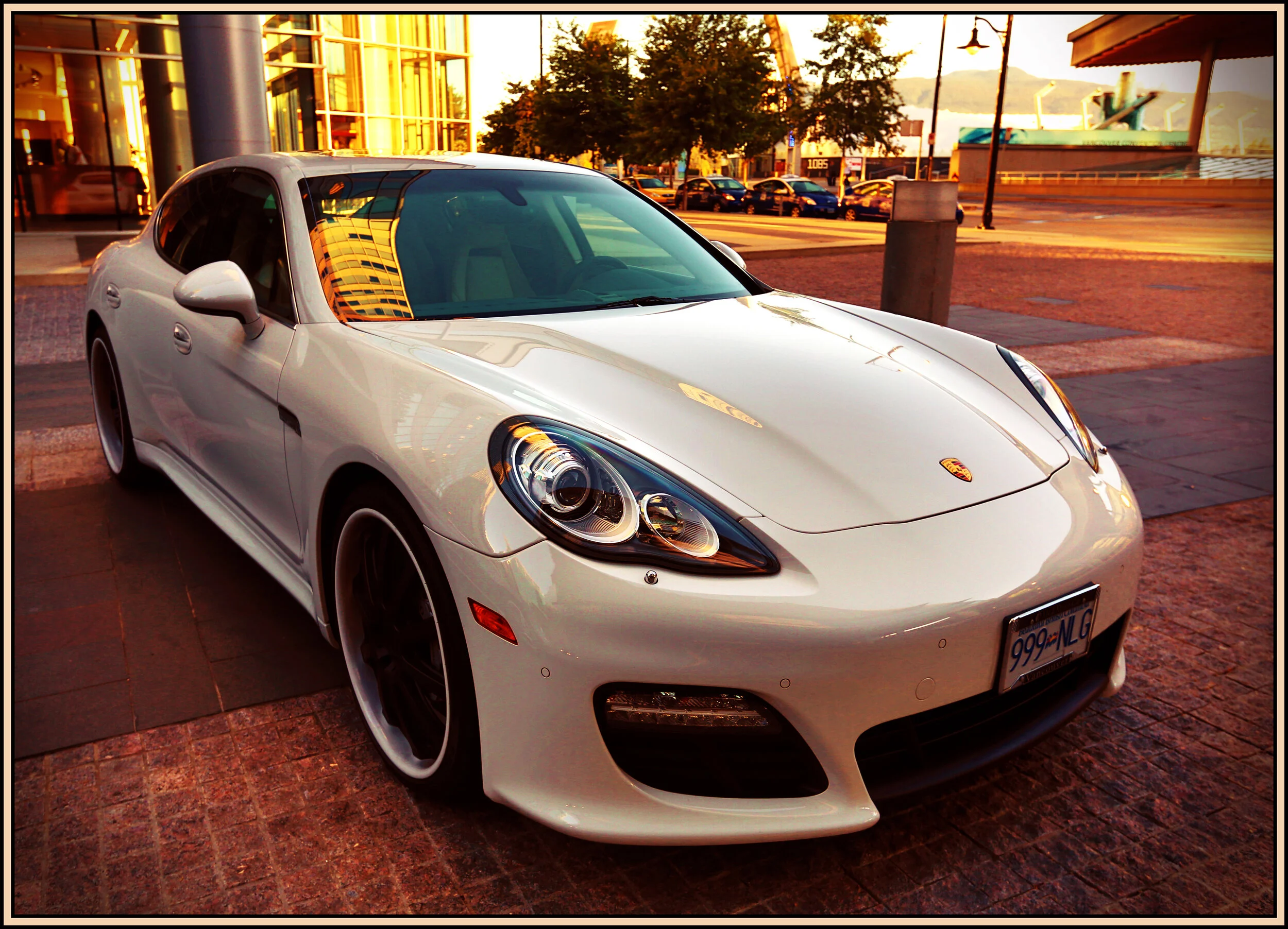 Porsch 4S_Sep 13_2012_HDR_C0276_peLomo_s.jpg