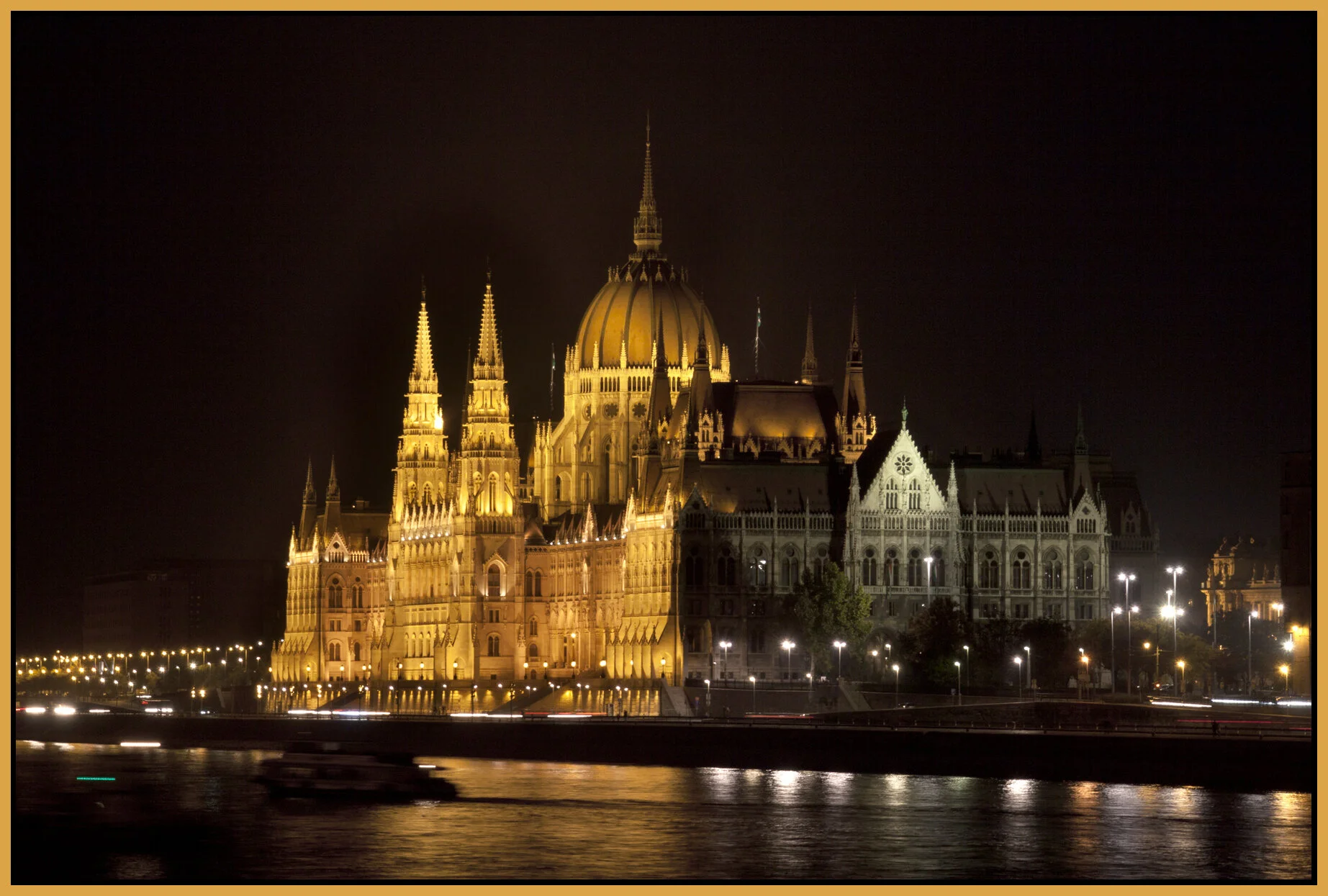 Budapest Parliament_Oct 29 2011_2804_4x6s.jpg