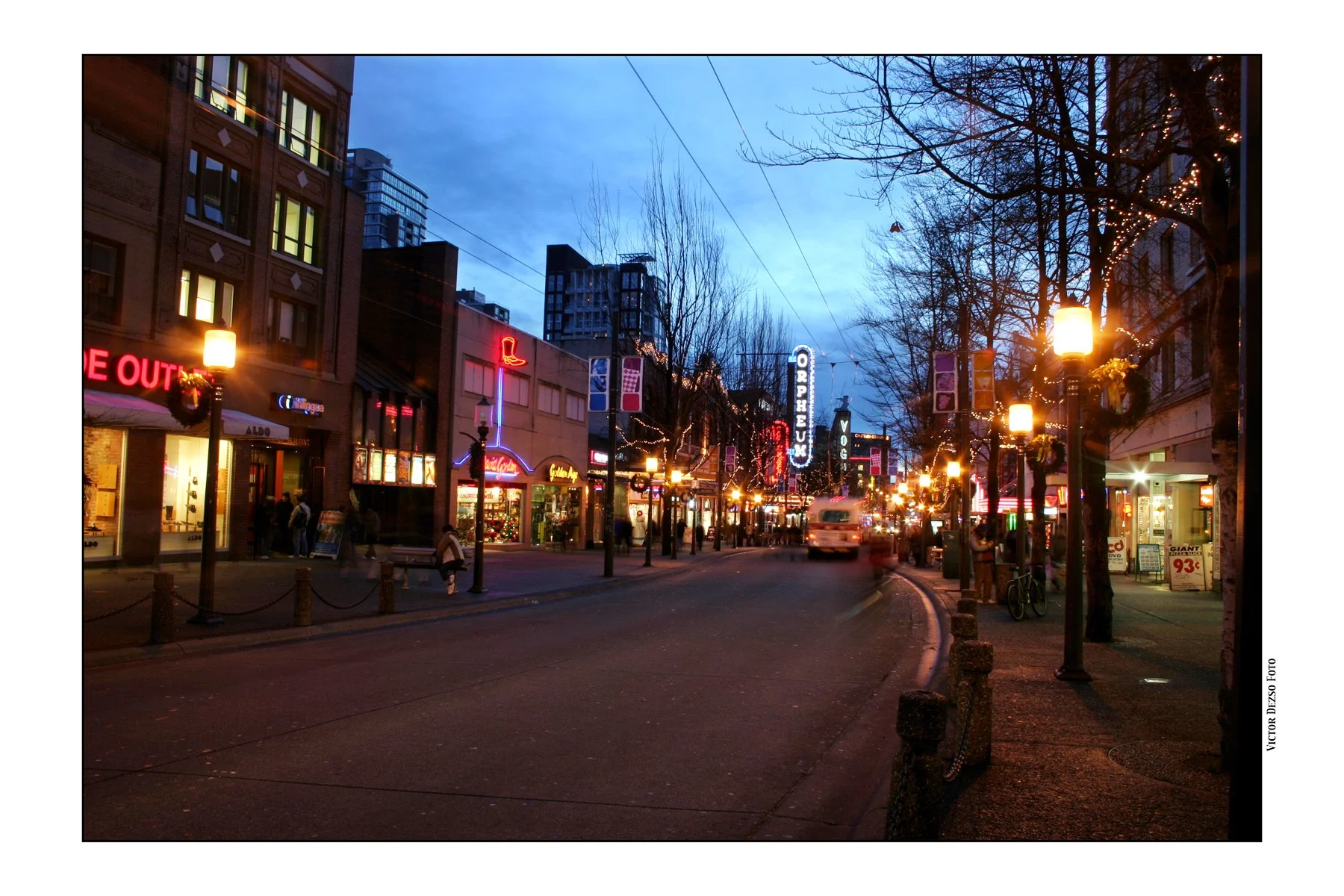 Robson & Granville_3983_4x6s.jpg