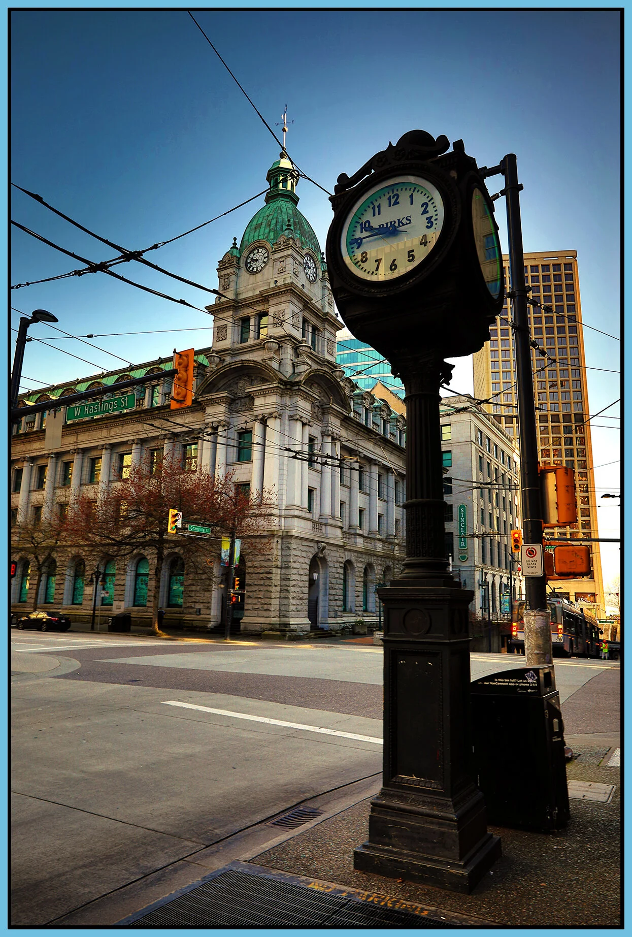 400 Granville St Birks Clock_Apr 17_2021_HDR_5A9474_peDrkImpct_AutoBrtn_4x6s.jpg