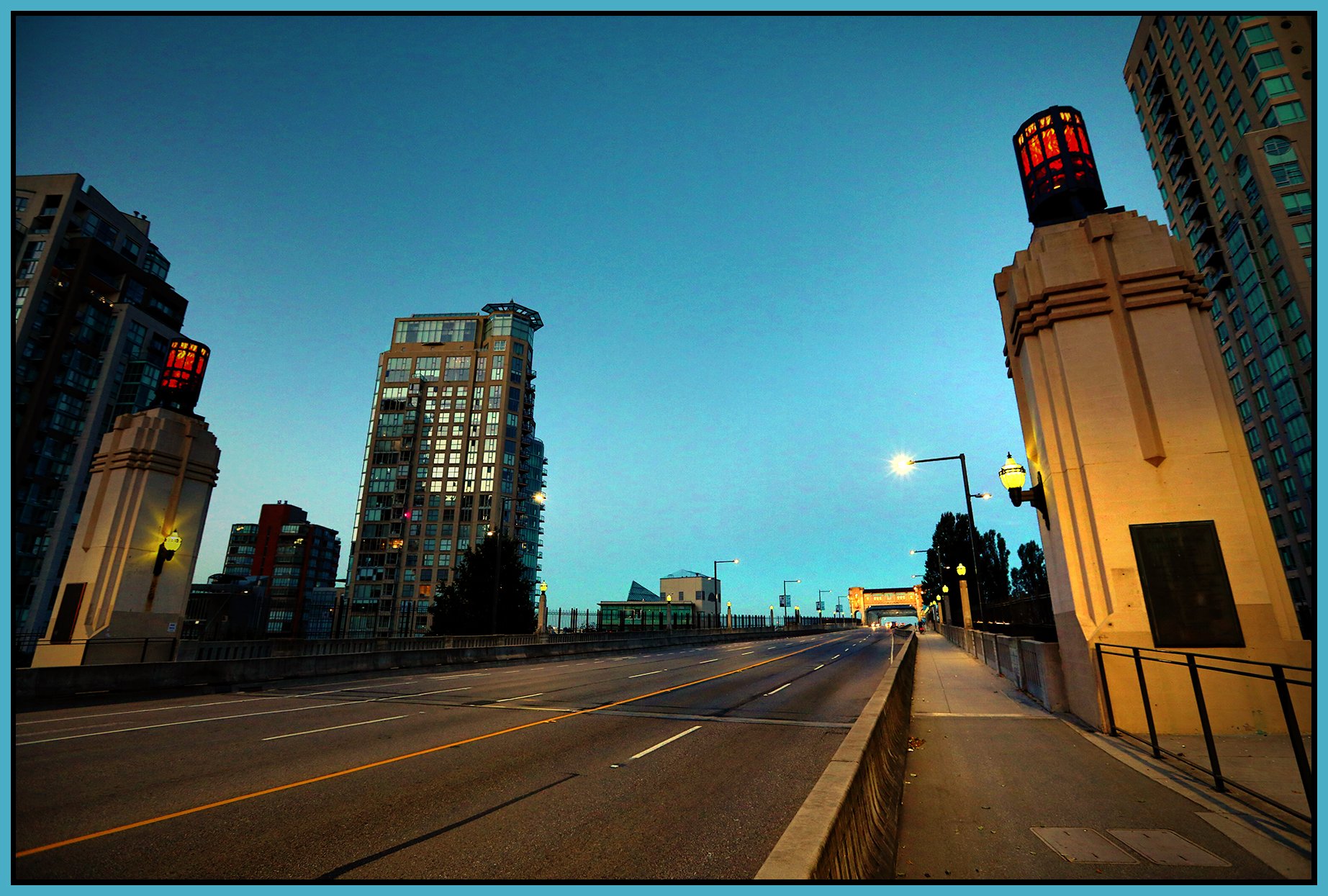 Burrard Bridge LkgS_Sep 8_2022_HDR_5B7915_peDrkImpct_4x6s.jpg