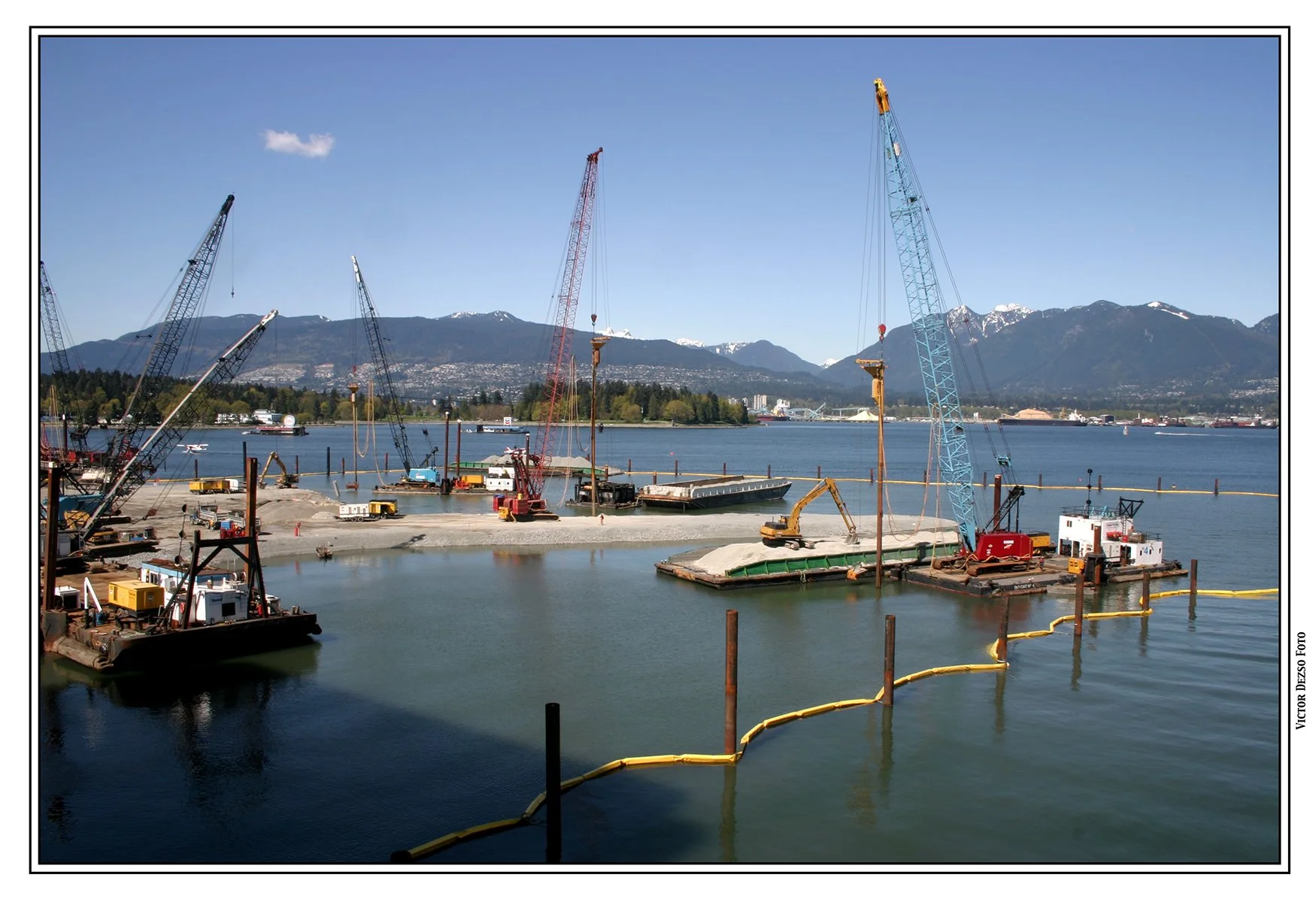 Coal Harbour Constr_Apr 19_2005_8461_4x6s.jpg