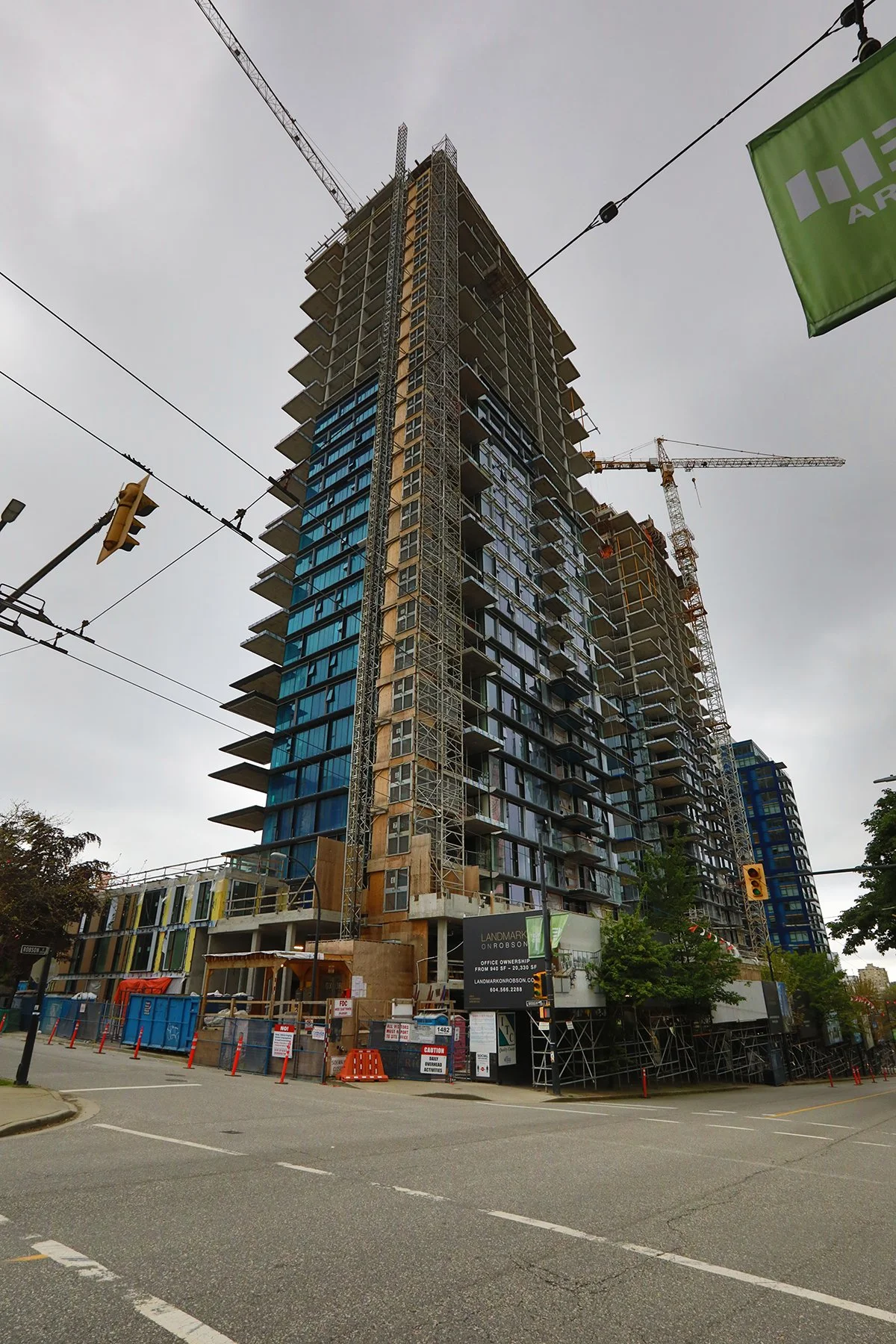 Robson Landmark Const_May 29_2022_HDR_5B6262_4x6.jpg