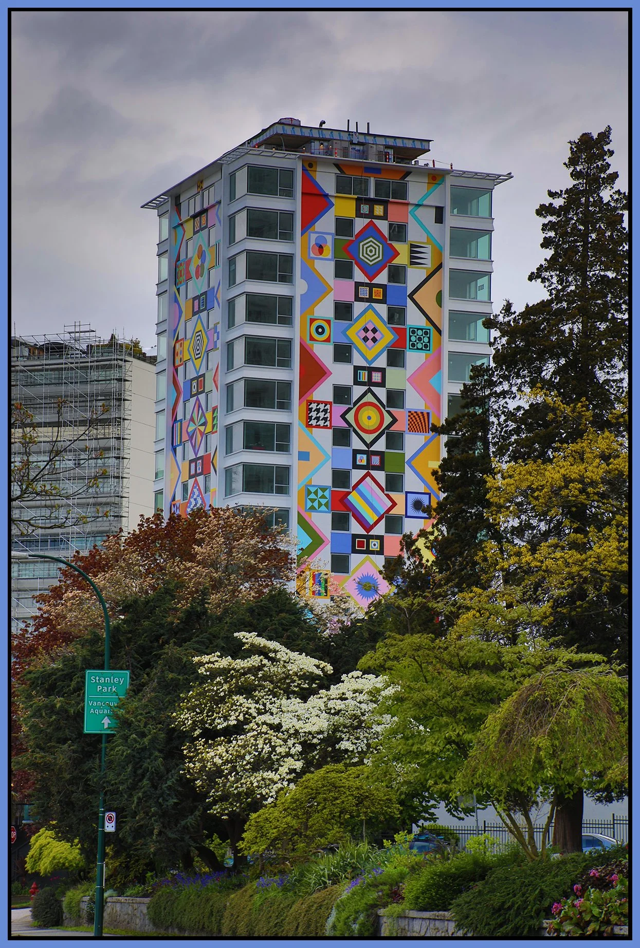 English Bay Bldg Mural_May 8_2022_HDR_4G9145_4x6s.jpg