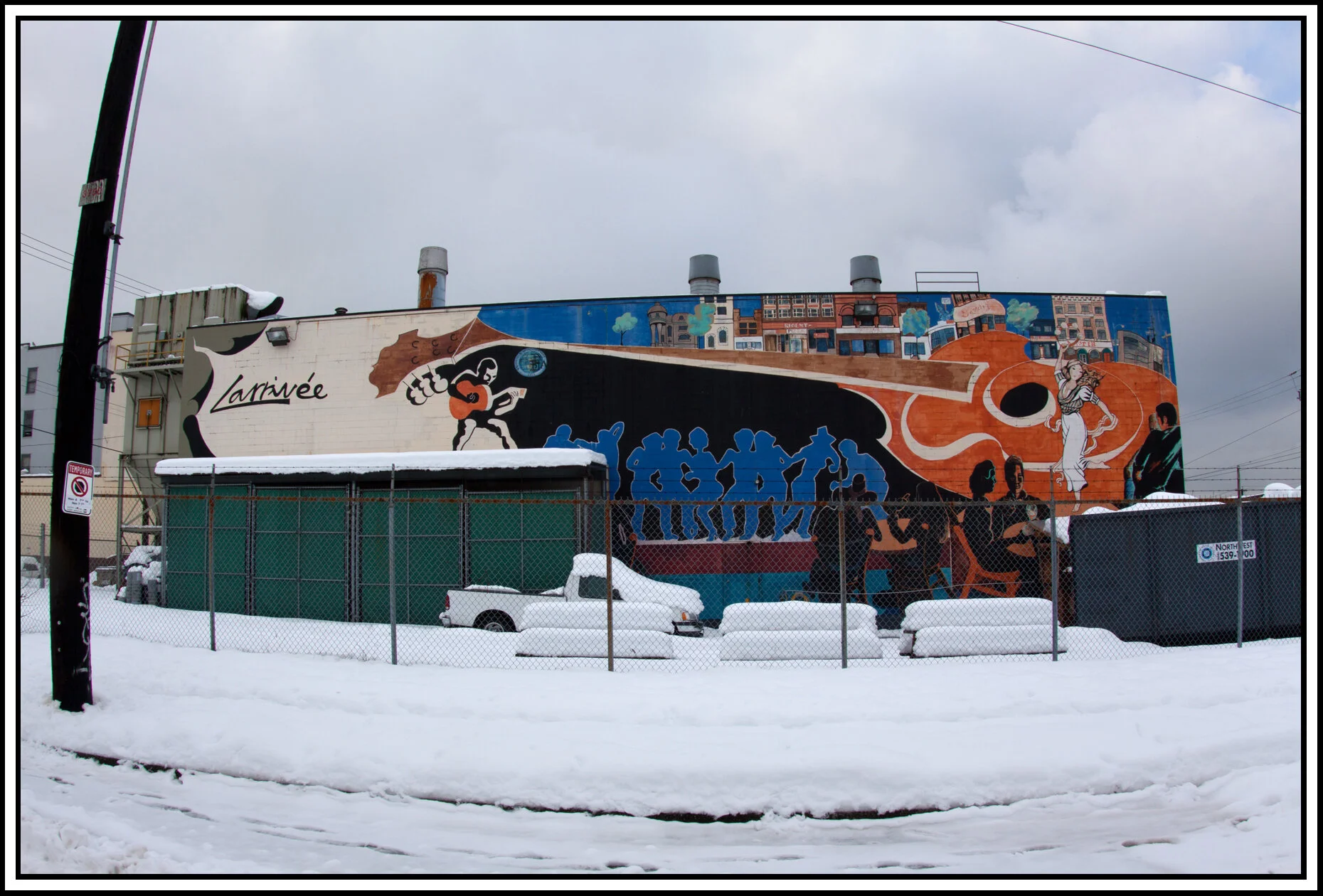 Hawks Ave Larrivée Mural_Dec 25_2008_6824_4x6s.jpg