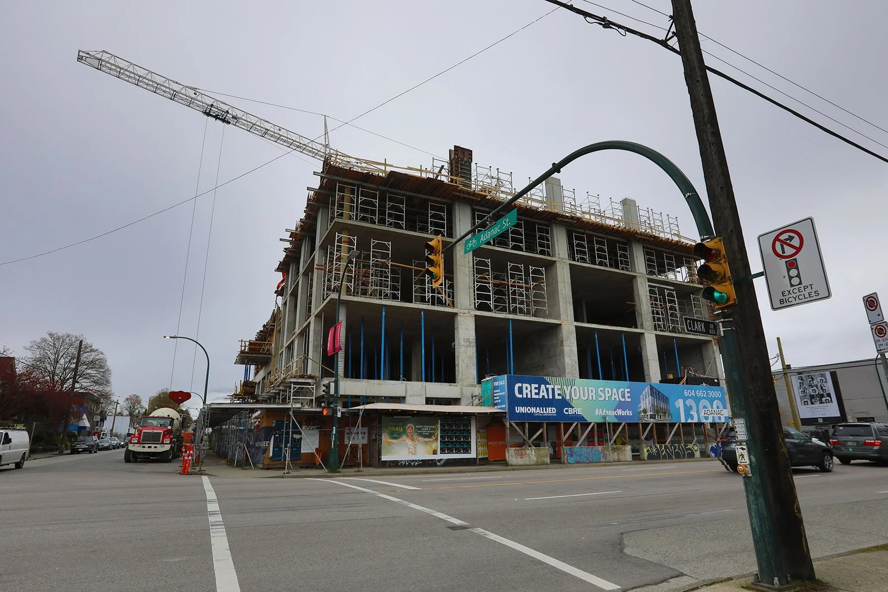 802 Clark Dr Const_Apr 8_2022_HDR_5B1796_4x6.jpg