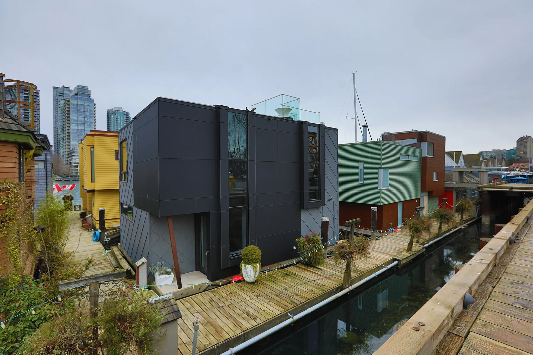 Granville Is House Boats_Feb 18_2021_HDR_5A1129_4x6.jpg