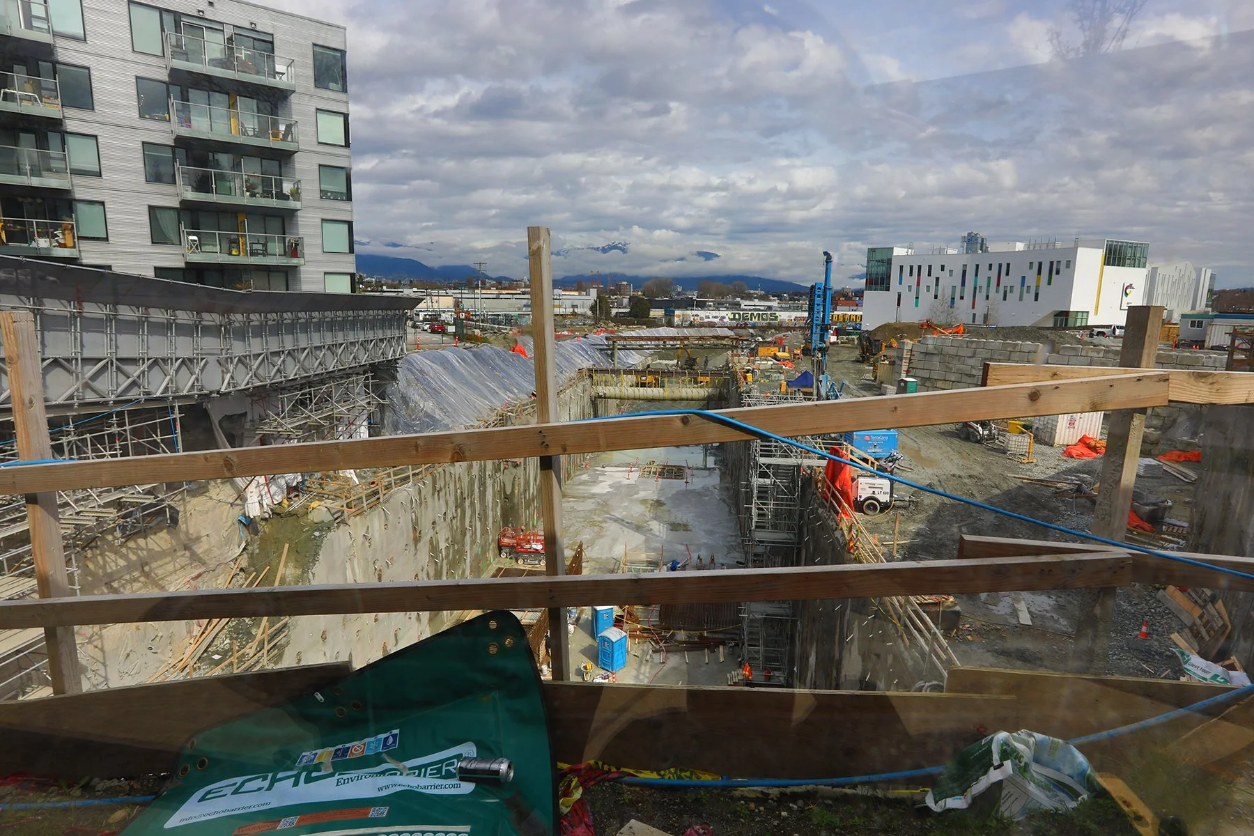 Great Northern Skytrain Const_Mar 27_2022_HDR_5B1013_4x6.jpg
