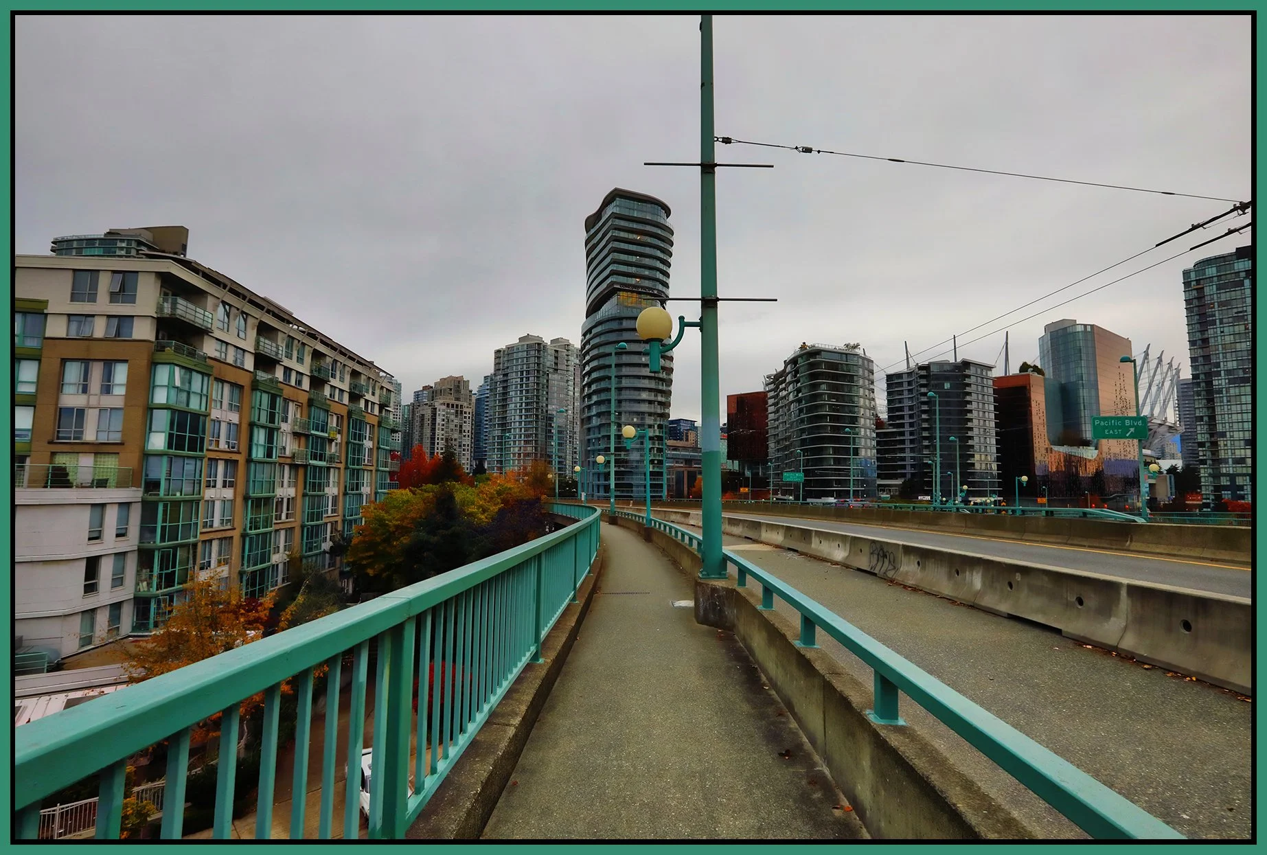 Cambie Bridge LkgN_Oct 30_2024_HDR_5E3811_peShdngCntrst_4x6s.jpg