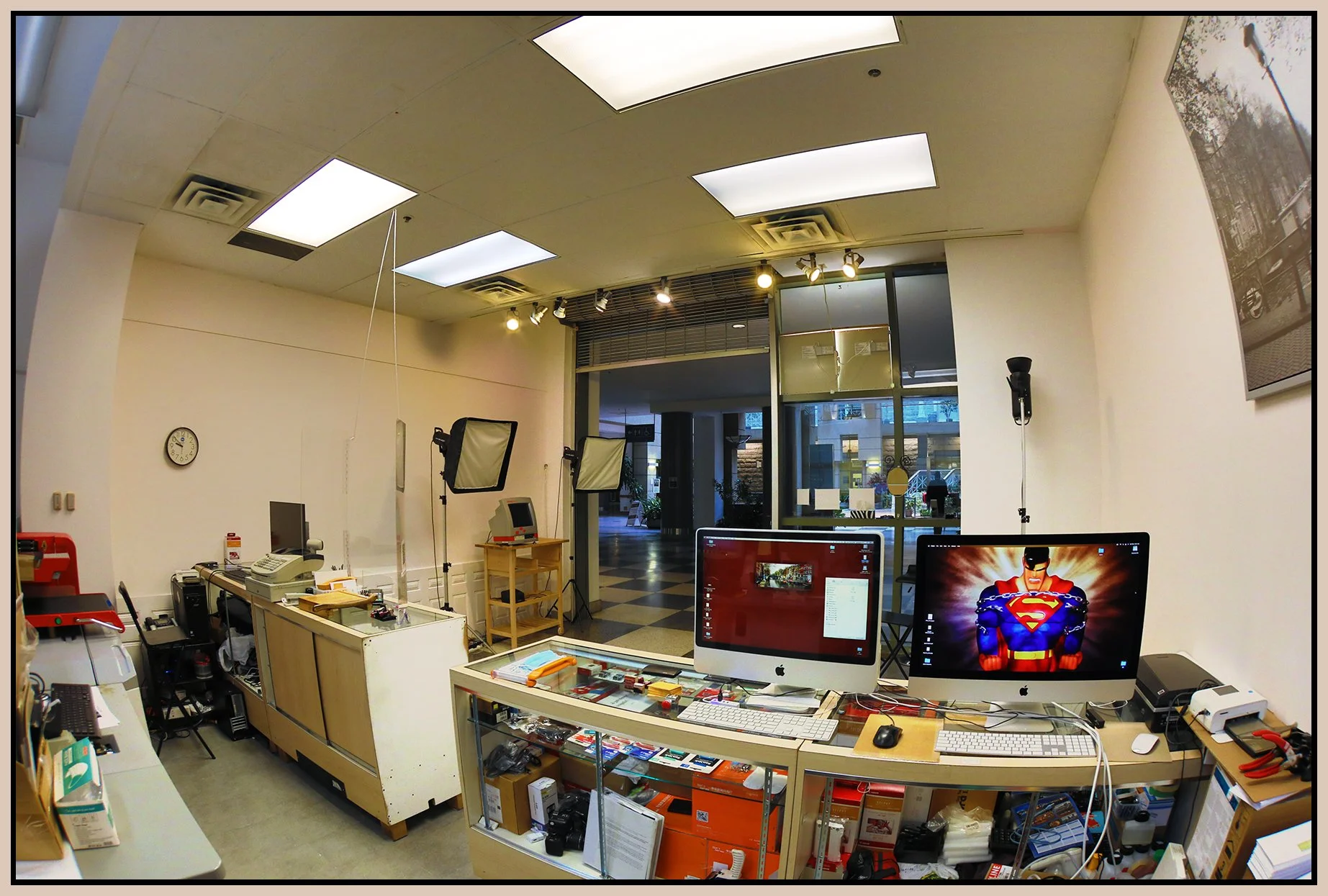 Gastownphoto in Sinclair Ctr_Feb 5_2022_HDR_4G6644_4x6s.jpg