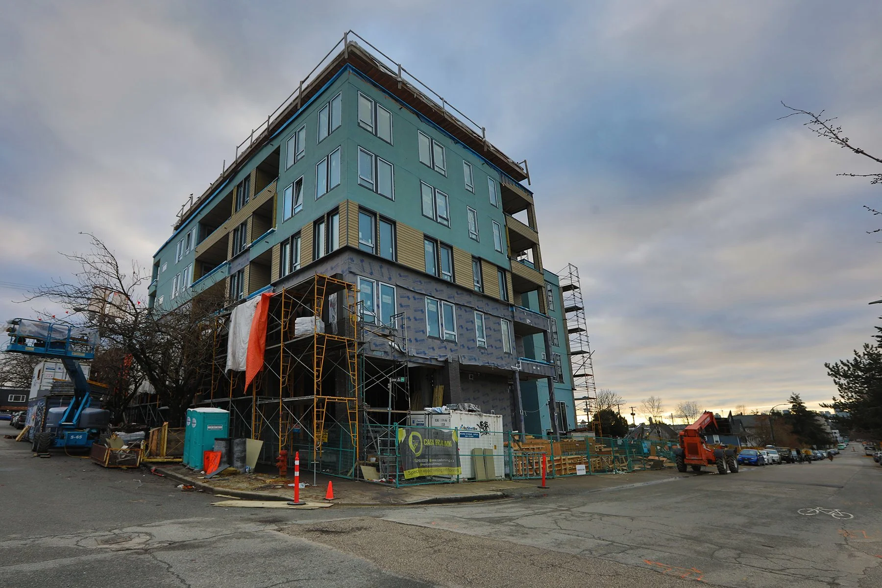815 Commercial Dr Const_Dec 8_2024_HDR_5E6577_4x6.jpg