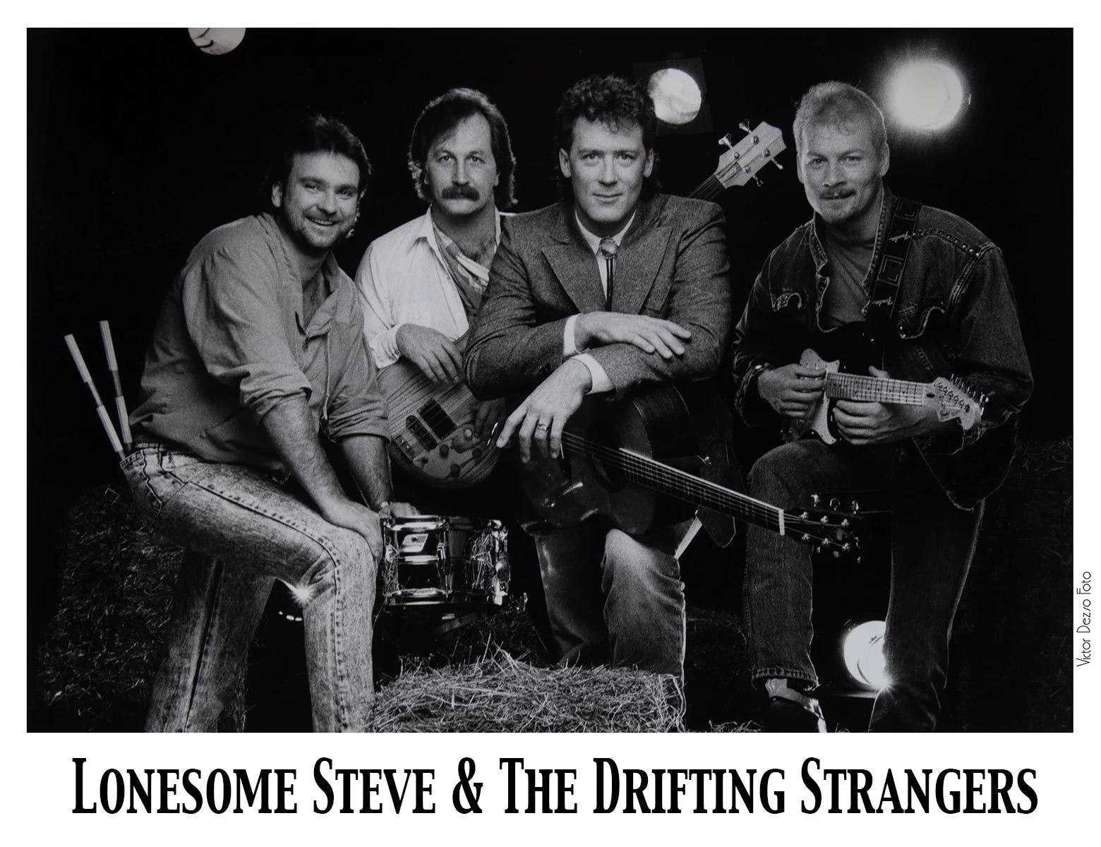 Lonesome Steve & The Drifting Strangers_8210_4x5.jpg