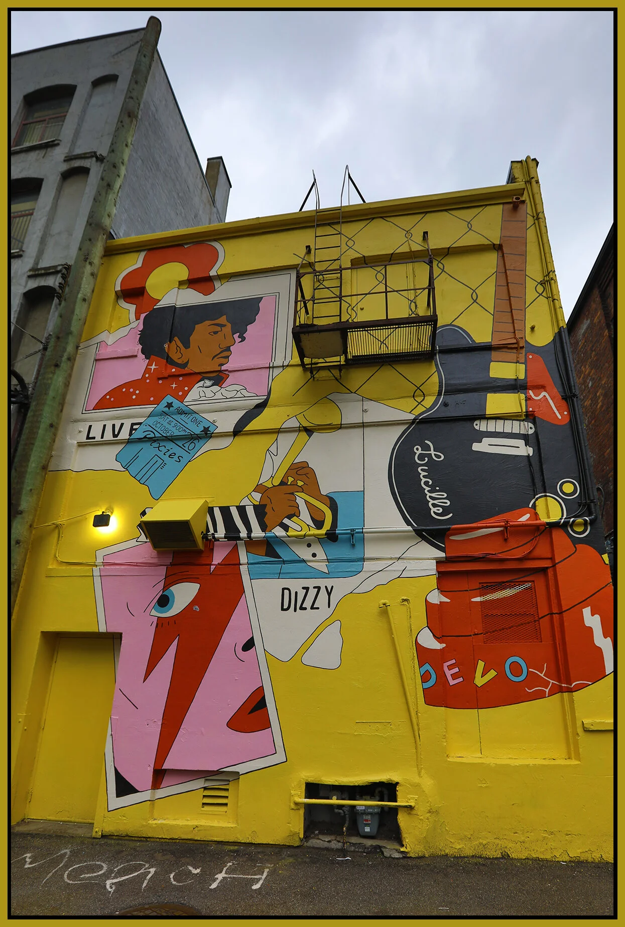 Robson St Alley Mural_Sep 27_2021_HDR_5A3968_4x6s.jpg