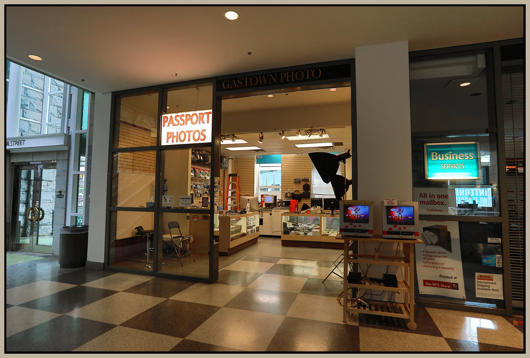 Gastown Photo Sinclair Ctr Sep 22_2018_HDR_D0692_4x6s.jpg