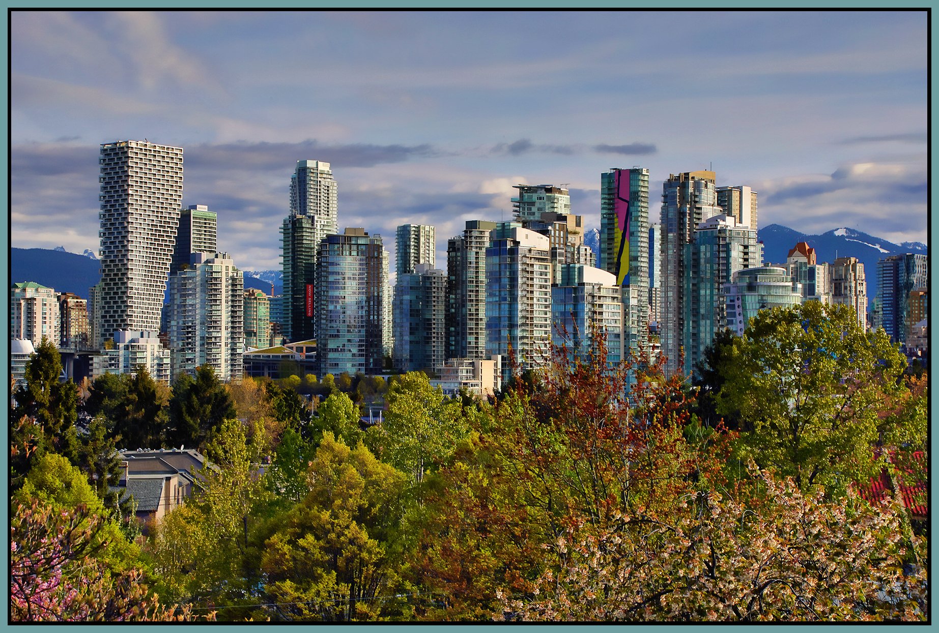 Vancouver from Choklit Park_Apr 24_2022_HDR_4G8533_peShdngCntrst_4x6s.jpg