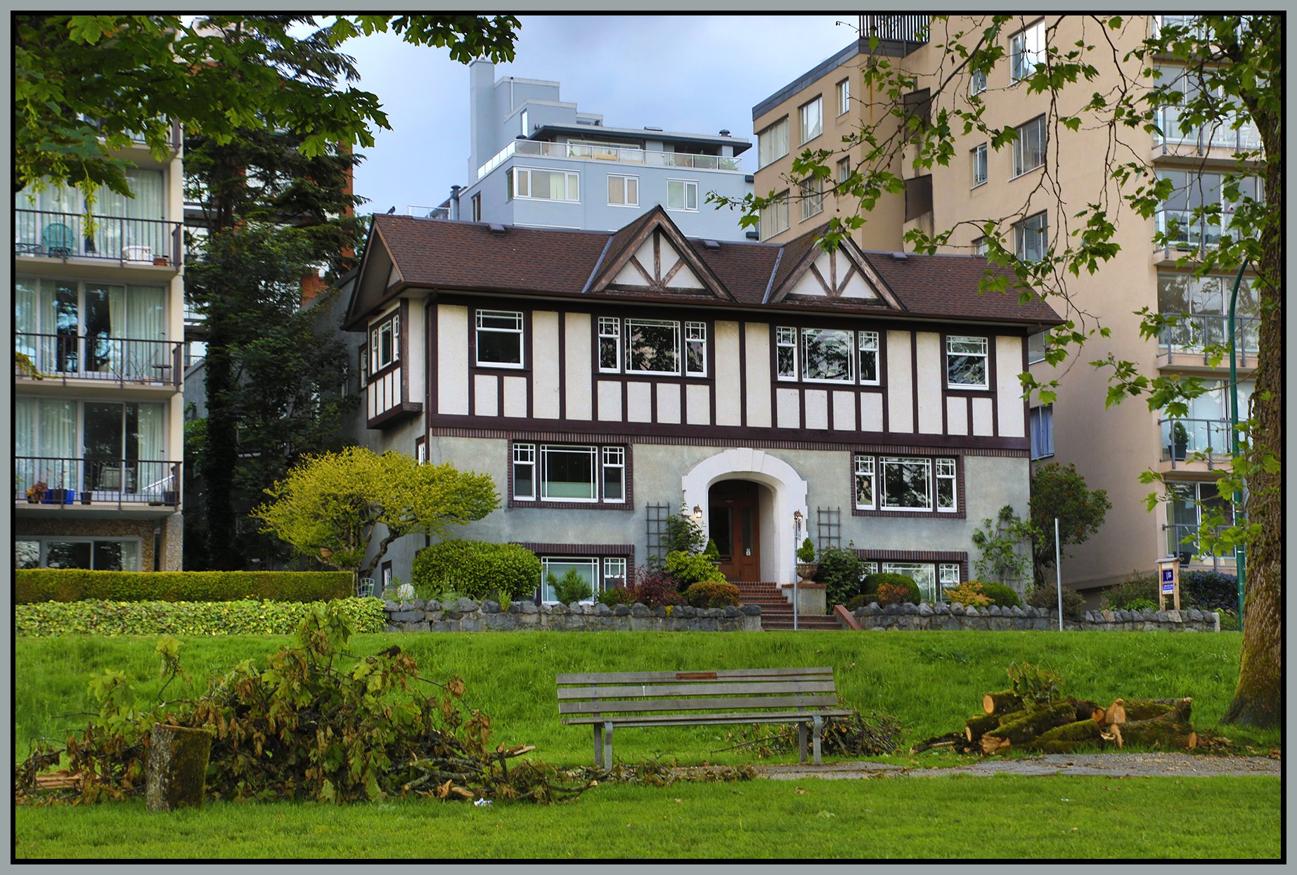 1519 Beach Ave_May 30_2024_HDR_5E5275_4x6s.jpg