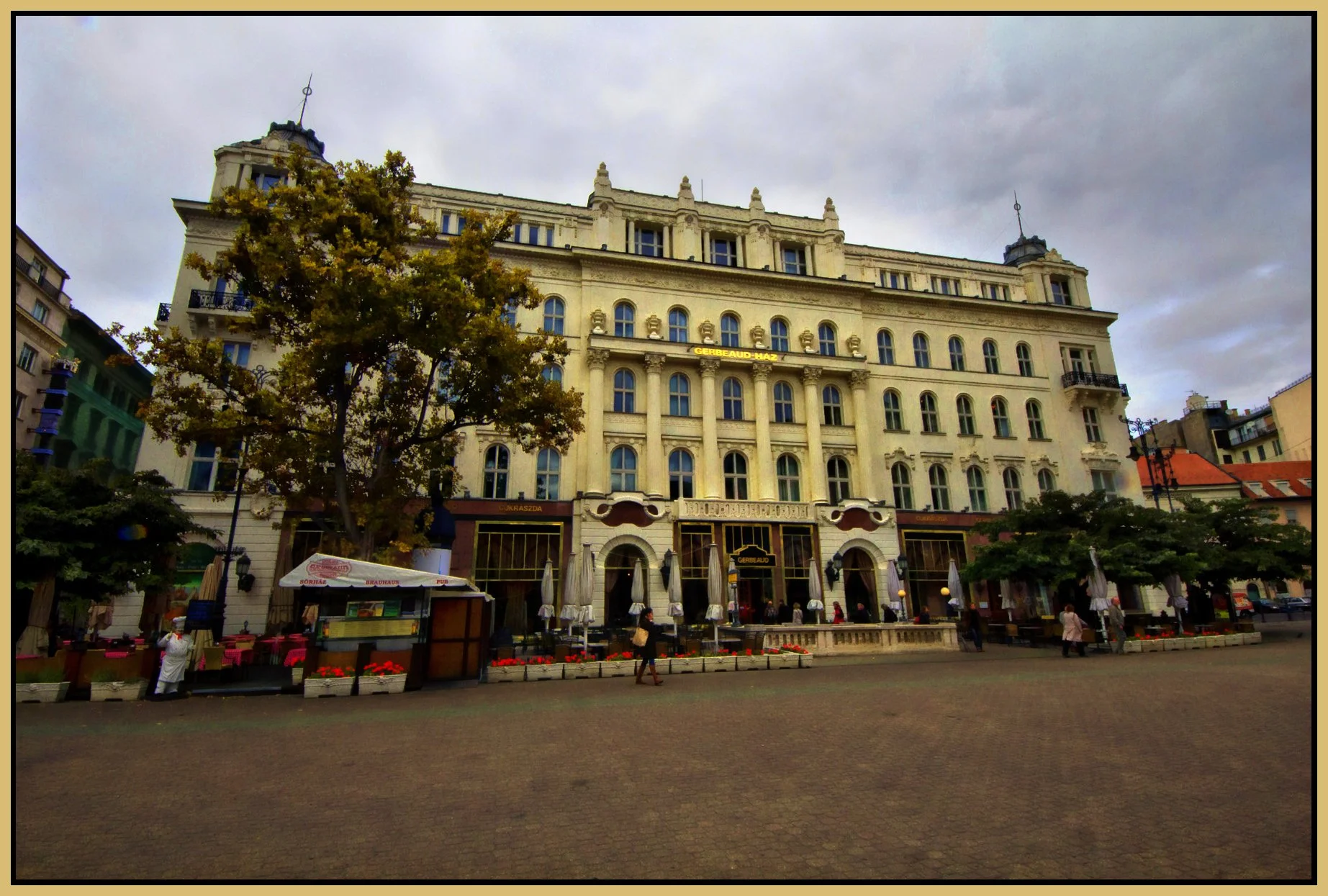 Gerbaud Budapest_Oct 20_2011_3120_peVibrClrs_SC_4x6s.jpg
