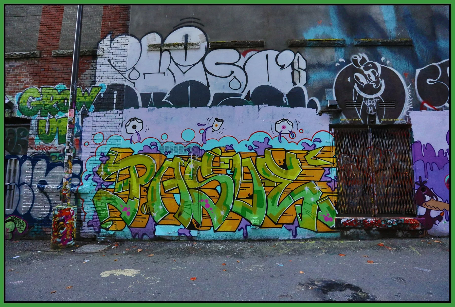 Gastown Alley Graffiti_Nov 27_2022_HDR_5C8215_4x6s.jpg