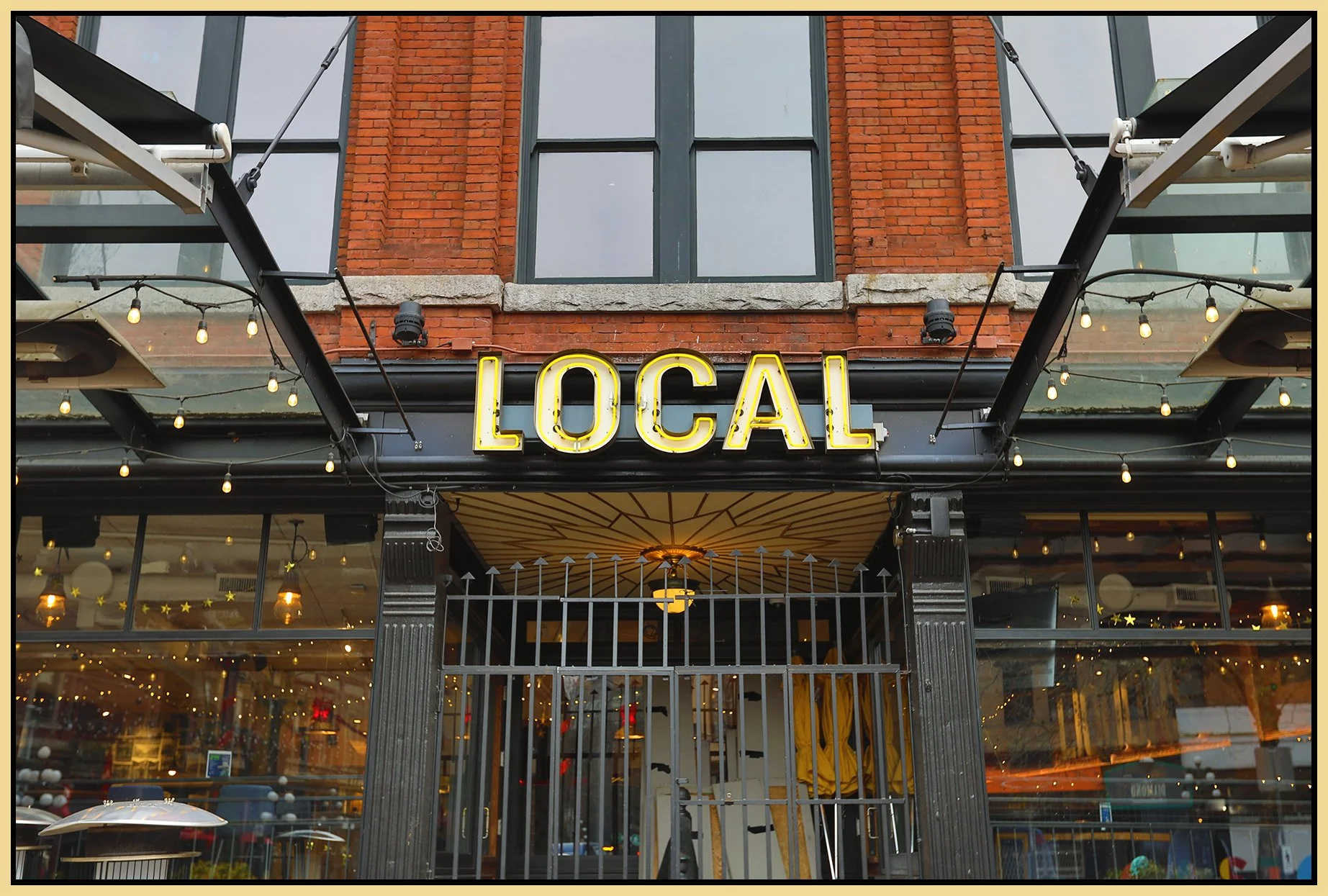 Gastown Maple Tree Square Local Sign_HDR_5E6341_4x6s.jpg