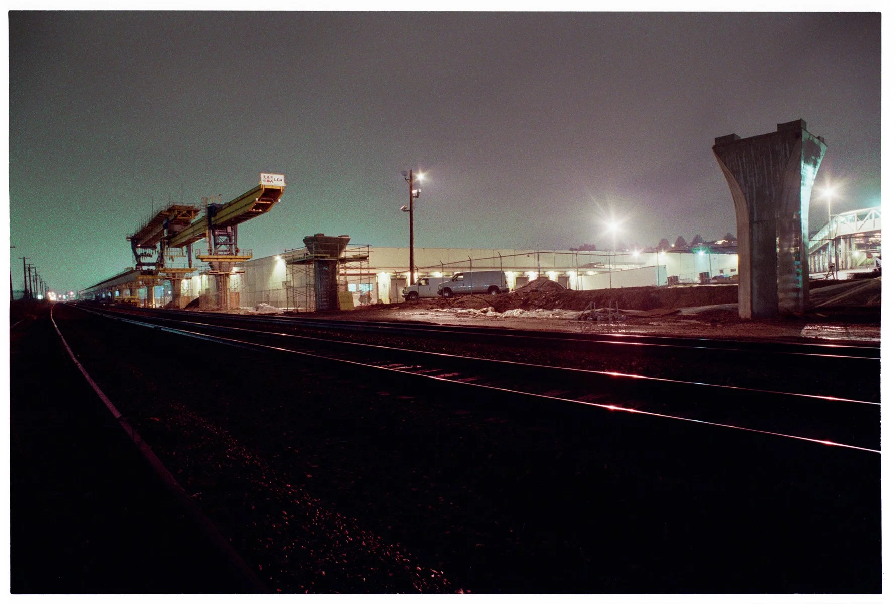 Skytrain Const_Dec 24_2000_1_4x6.jpg