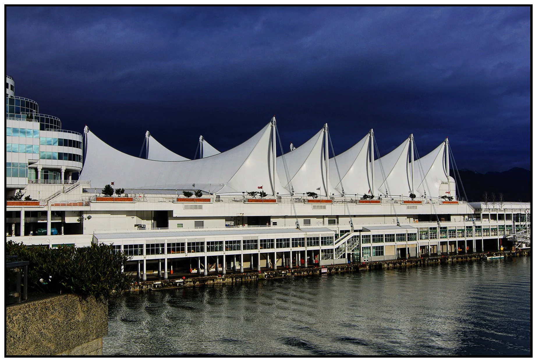 The Sails at Canada Place_Nov 9_2021_HDR_5A0082_pehdr_4x6s.jpg