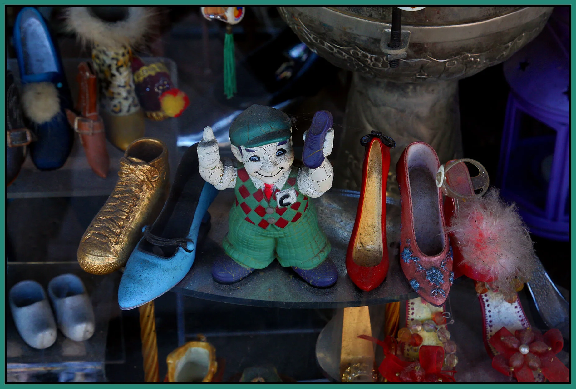Denman Shoe Repair Window_Apr 8_2020_HDR_B1430_4x6s.jpg