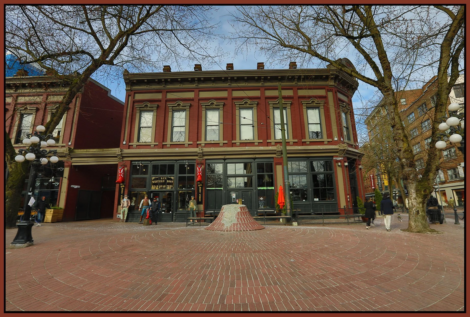 Gastown Maple Tree Sq_Mar 10_2022_HDR_5B0477_4x6s.jpg
