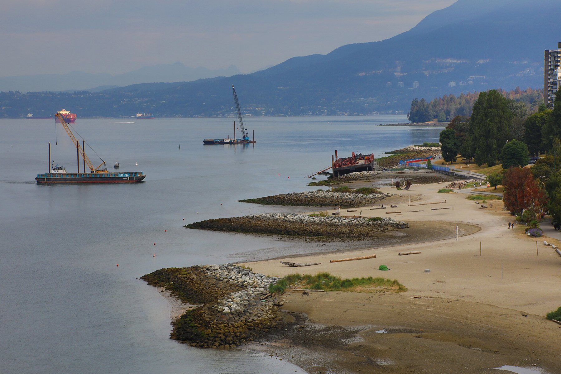 English Bay Barge_Aug 10_2022_HDR_4H1775_4x6.jpg