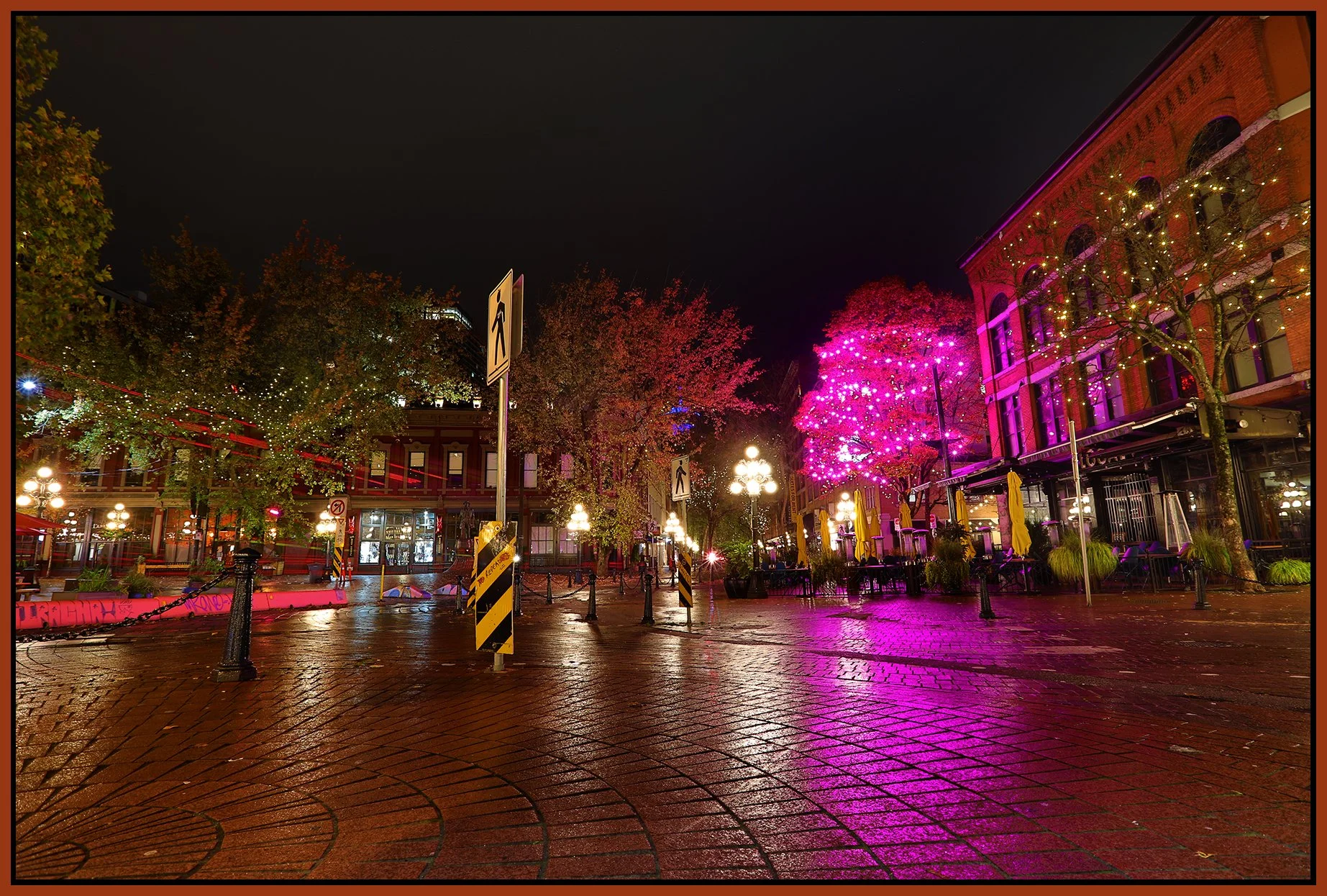 Gastown Maple Tree Sq_Oct 20_2021_HDR_5A7333_4x6s.jpg