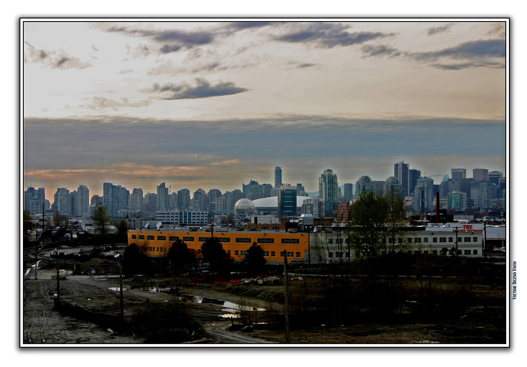 Clarke Dr.Lkg W._9836_1_4x6s.jpg