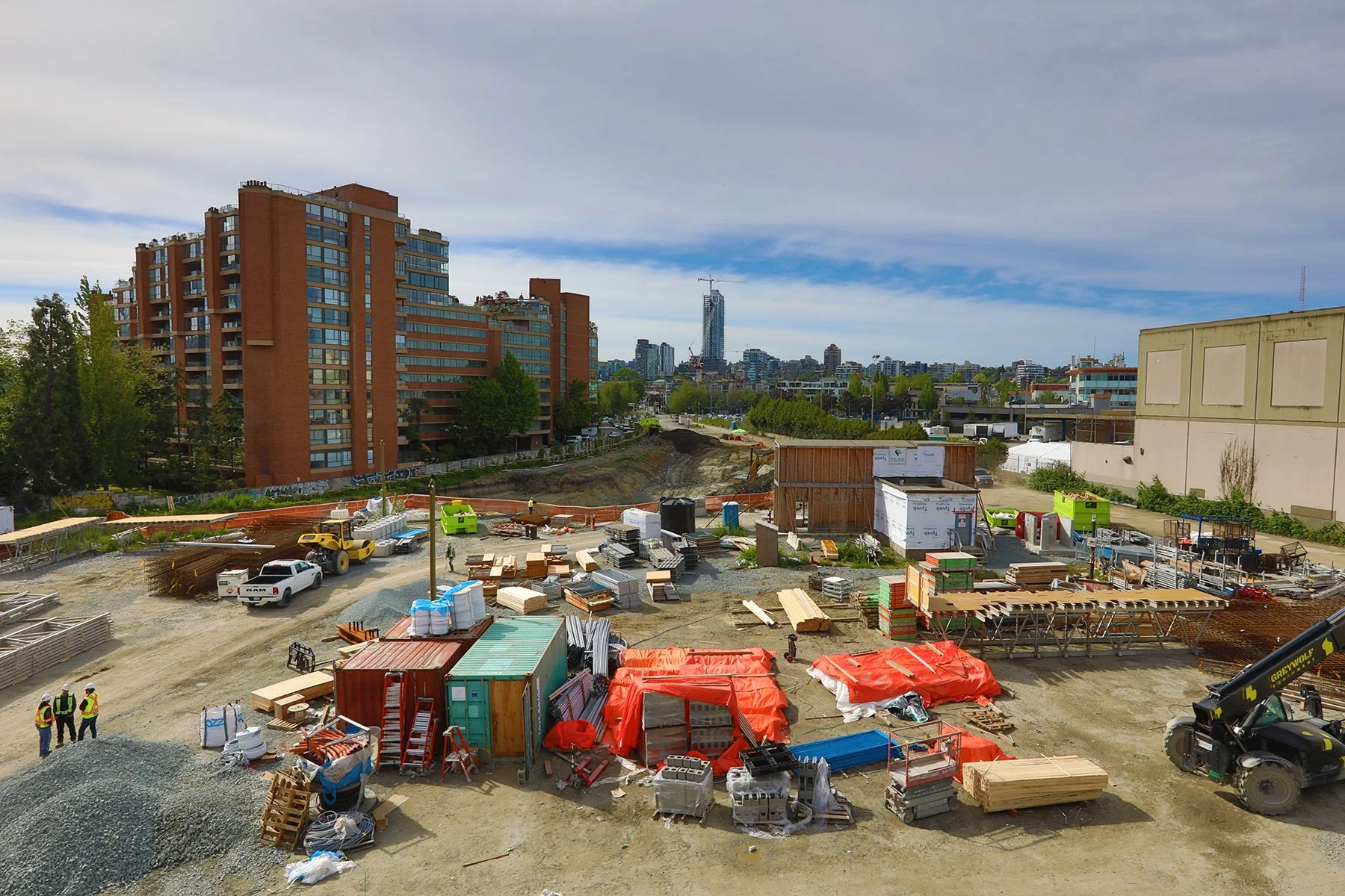 Senakw off Burrard Bridge LkgSE Const_Jun 6_2024_HDR_4J0392_4x6.jpg