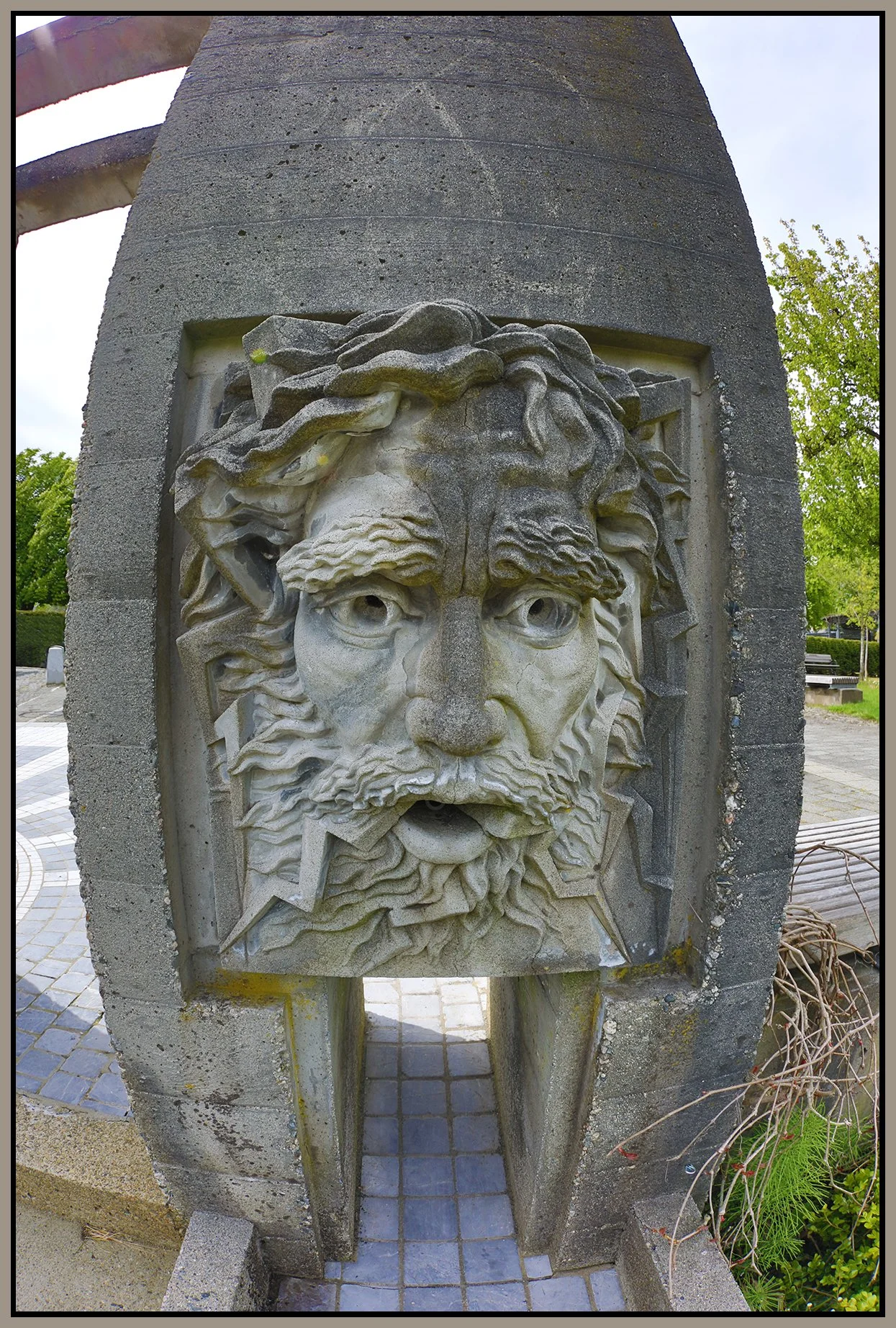Italian Gardens Faces_May 11_2022_HDR_4G9349_4x6s.jpg
