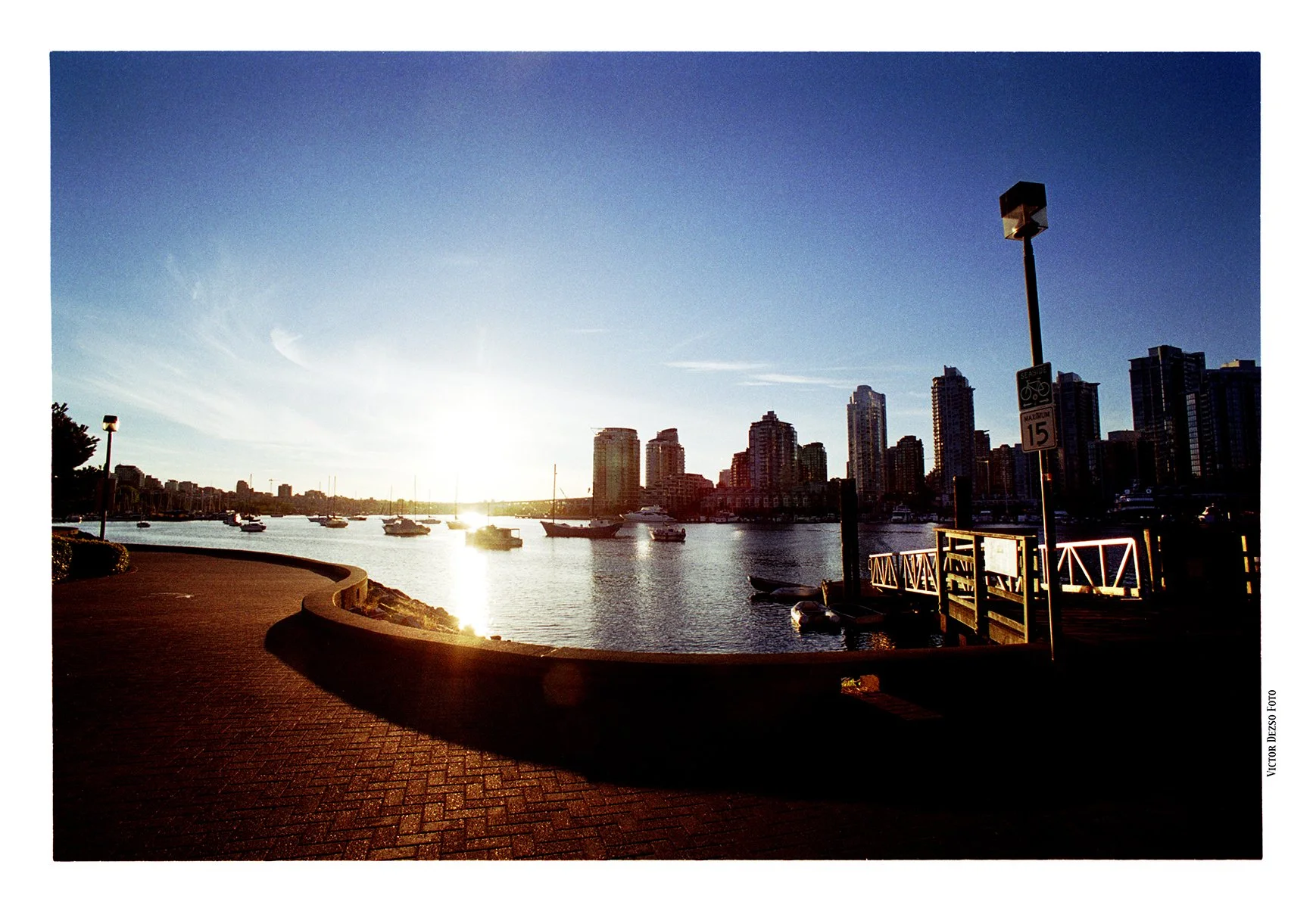 3 View_Sep 19_2002_11_4x6.jpg