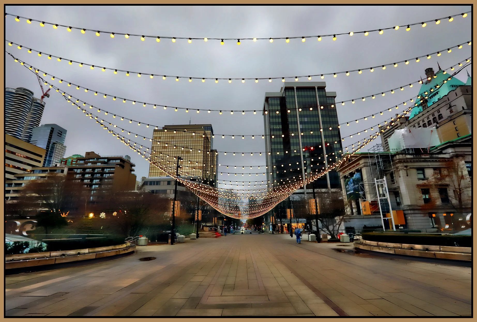 Robson Sq LkgW_Dec 9_2023_HDR_5E2232_peHdr2013_1_4x6s.jpg