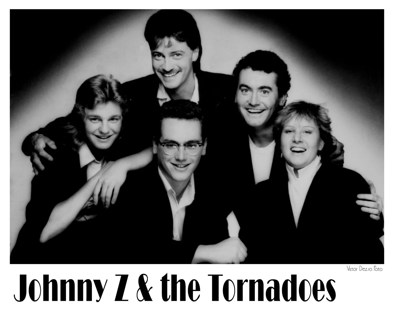 Johnny Z and the Tornadoes_4116_s.jpg