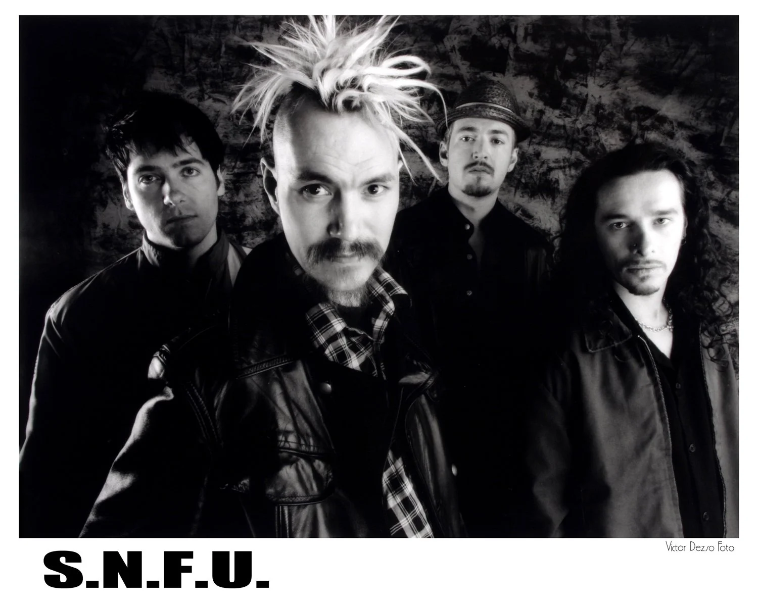 S.N.F.U._7330_s.jpg
