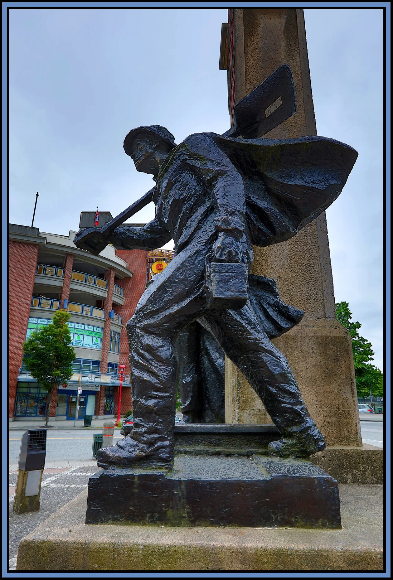 Chinatown Statue_Jul 22_2020_HDR_4F5013_4x6s.jpg