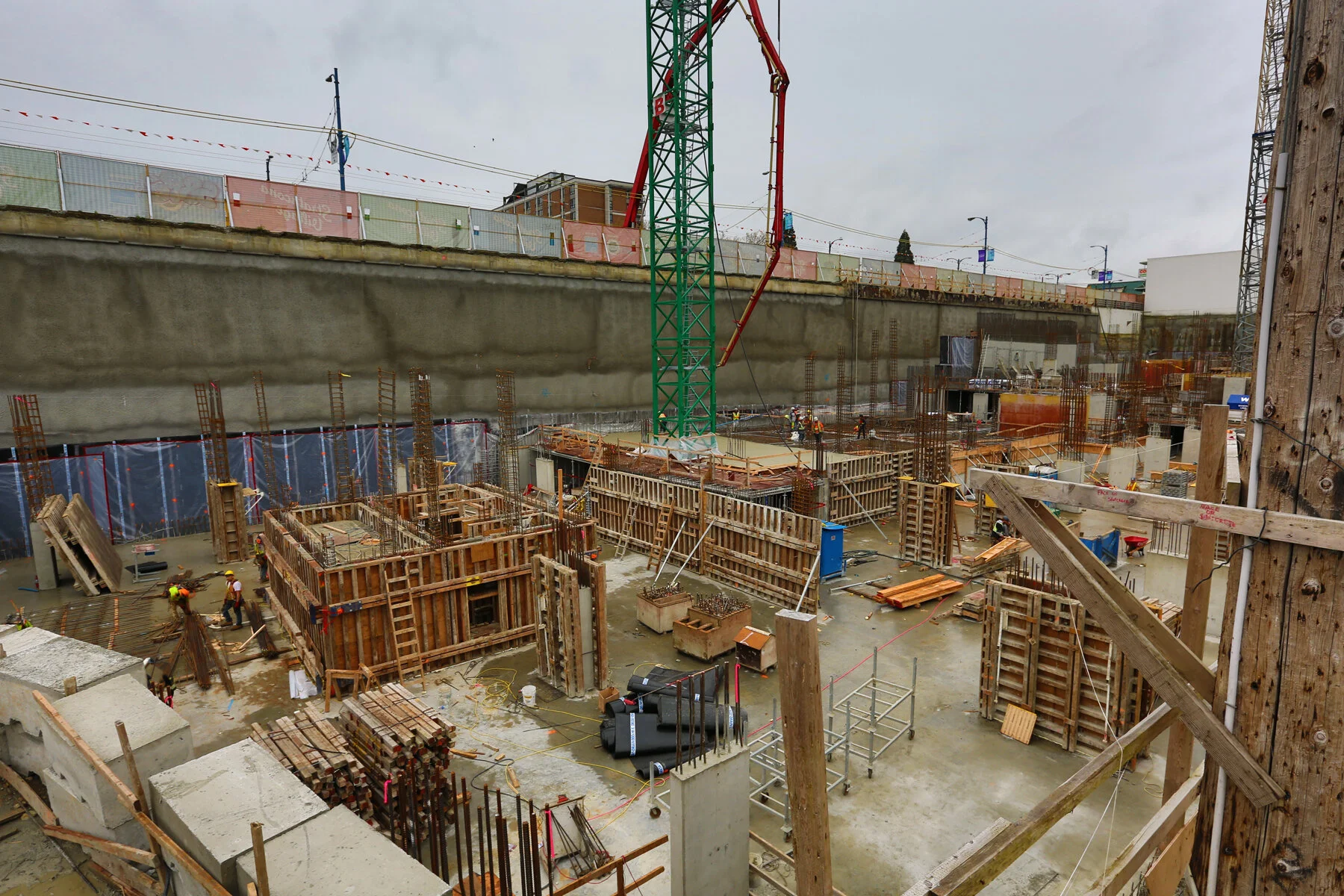 Strathcona Village Const_Apr 6_2016_HDR_K6462_4x6.jpg