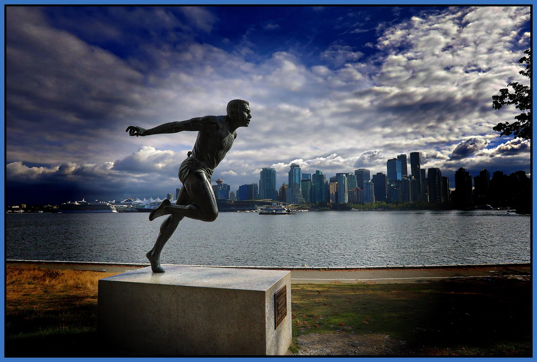 Vancouver from Stanley Park Runner_Sep.11_2024_HDR_4J3838_peGreysDecRad_4x6s.jpg
