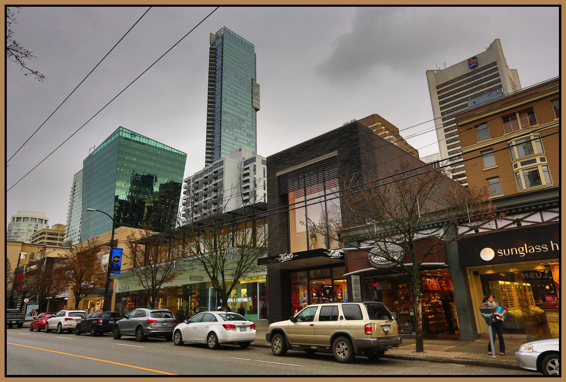 Robson St_Dec 20_2015_HDR_H9840_4x6s.jpg