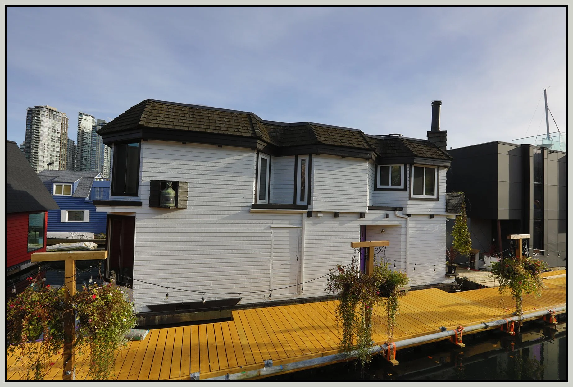 Granville Island Houseboats_Nov 9_2025_HDR_4K4755_4x6s.jpg